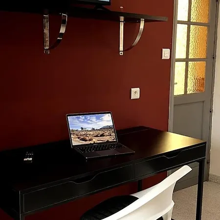 Avec Acces Independant: Le 15 Bis