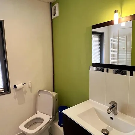 Avec Acces Independant: Le 15 Bis Violaines