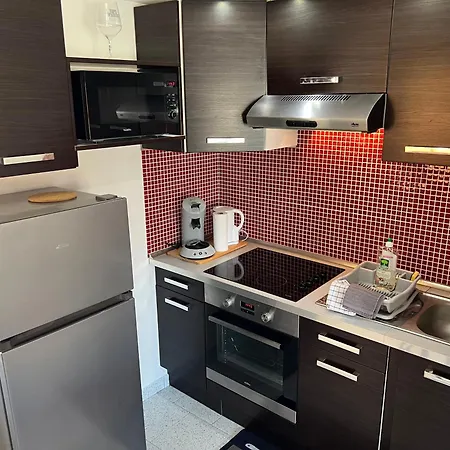 Avec Acces Independant: Le 15 Bis