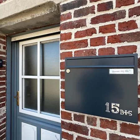 Apartment Avec Acces Independant: Le 15 Bis *